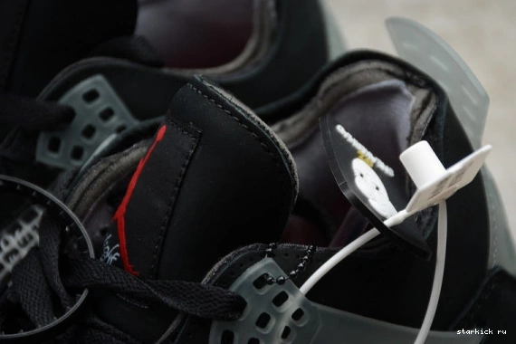 x CV9388-001 Air CV9388-001 4 “Bred” O-W Jordan 1019